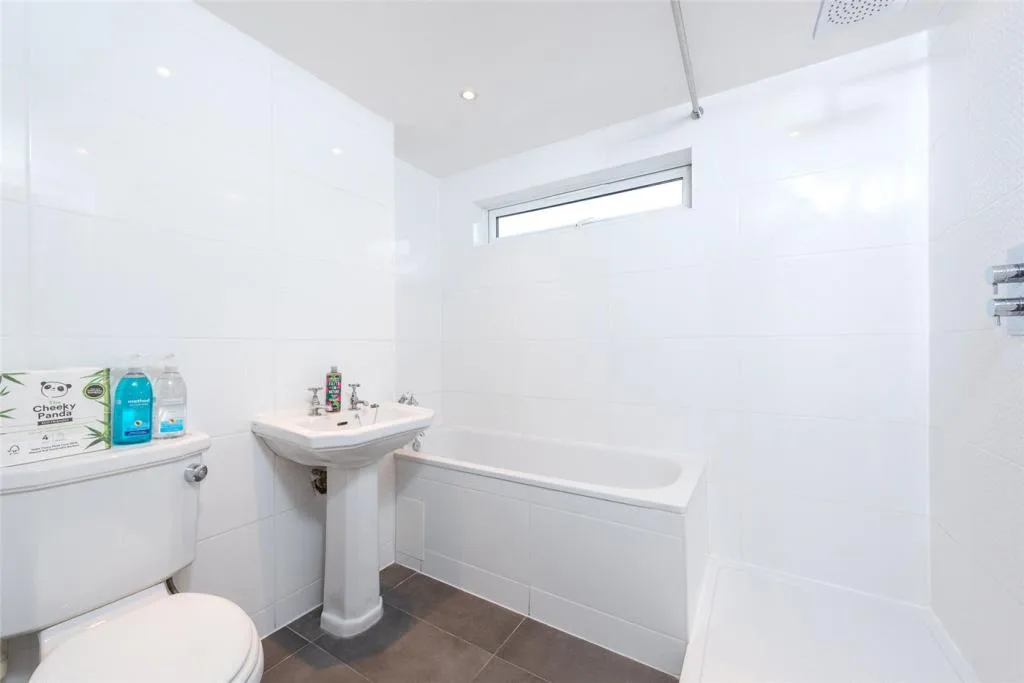 3 bedroom ground floor flat for rent