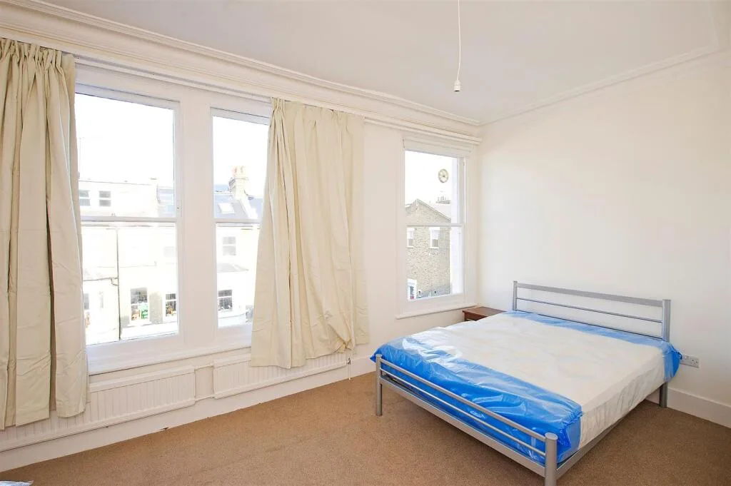 4 bedroom maisonette for rent