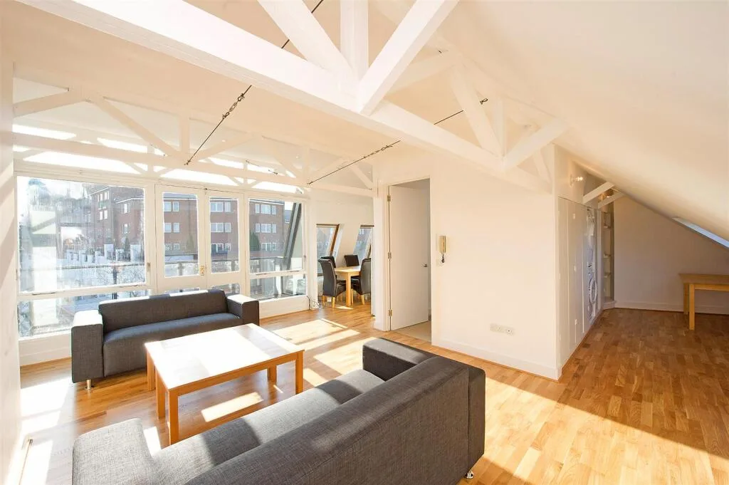 4 bedroom maisonette for rent