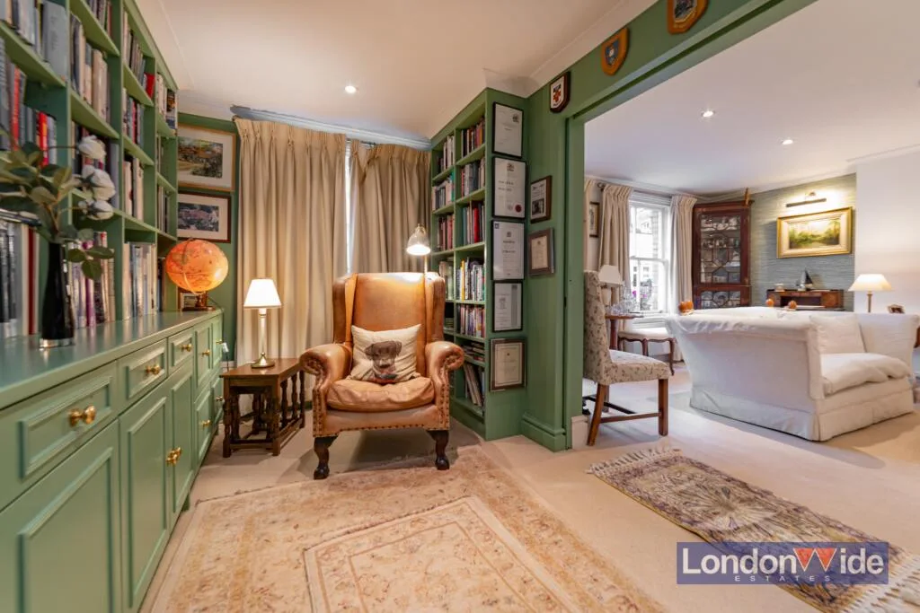 3 bedroom mews property for rent
