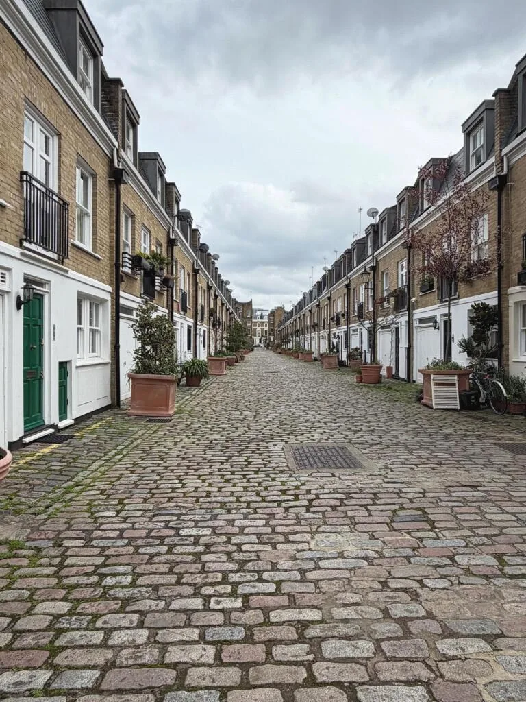 3 bedroom mews property for rent