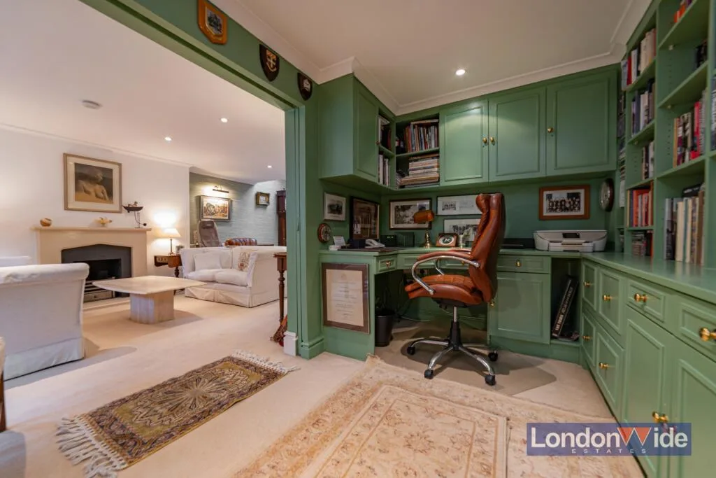 3 bedroom mews property for rent