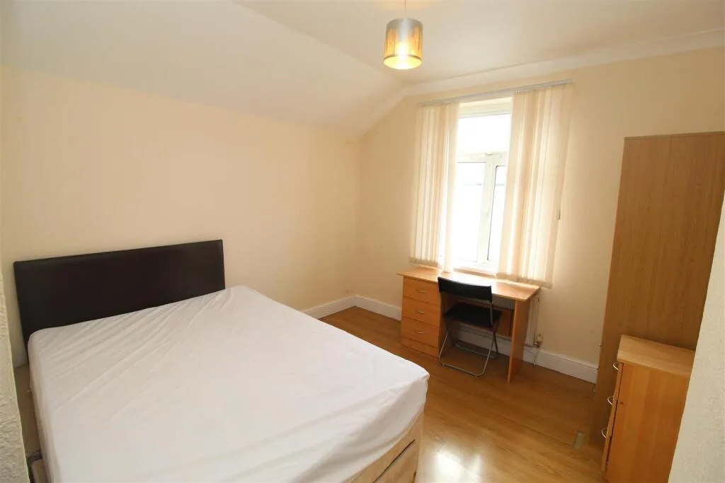 5 bedroom house for rent