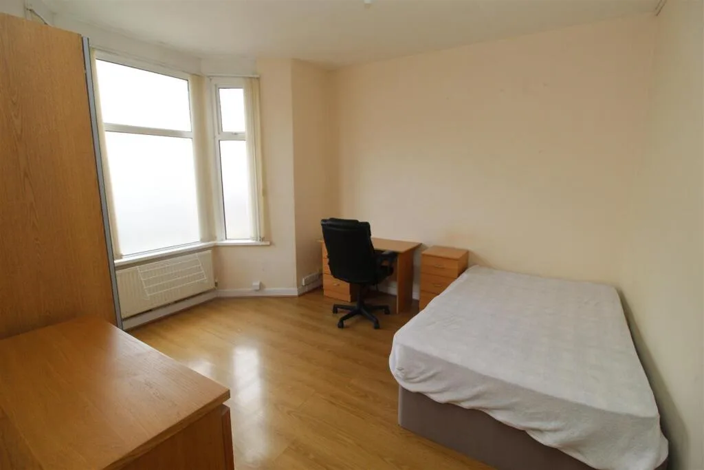 5 bedroom house for rent