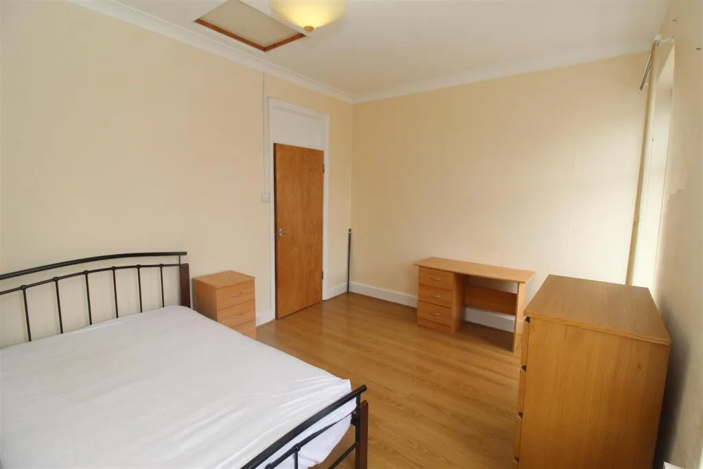 5 bedroom house for rent