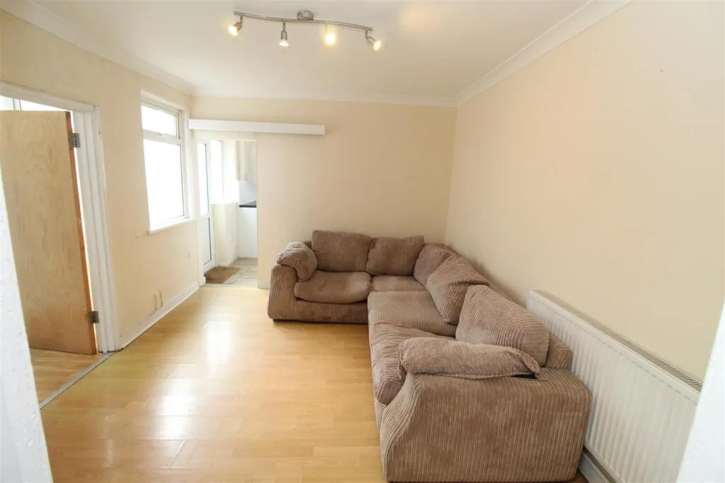5 bedroom house for rent