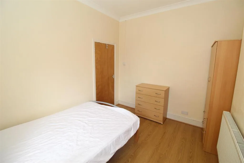 5 bedroom house for rent