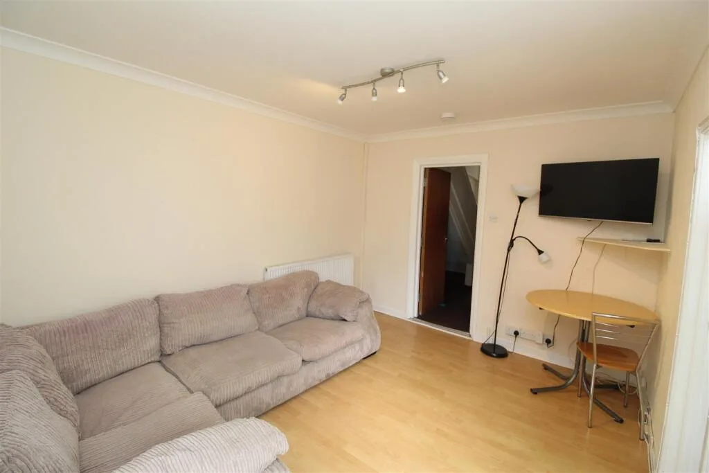 5 bedroom house for rent