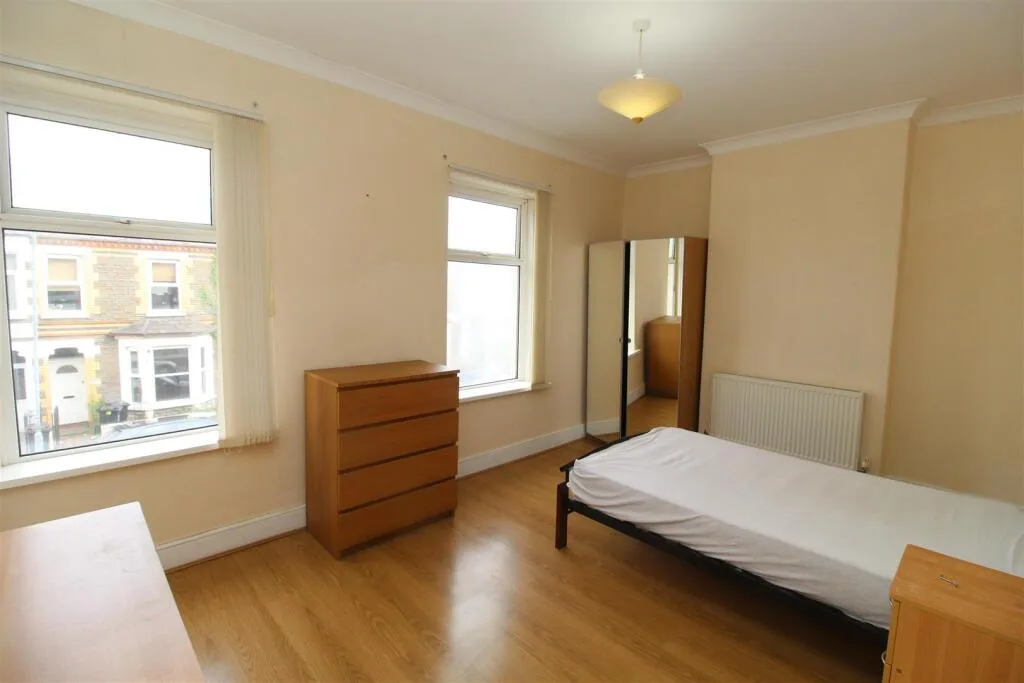 5 bedroom house for rent