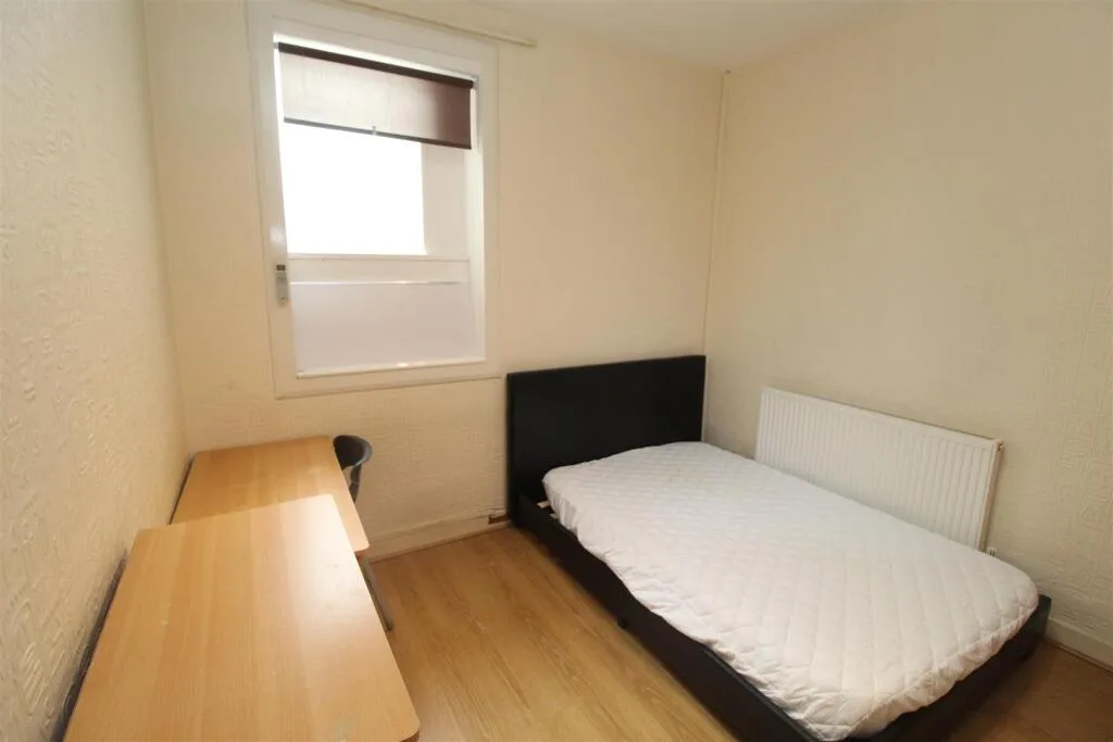 5 bedroom house for rent