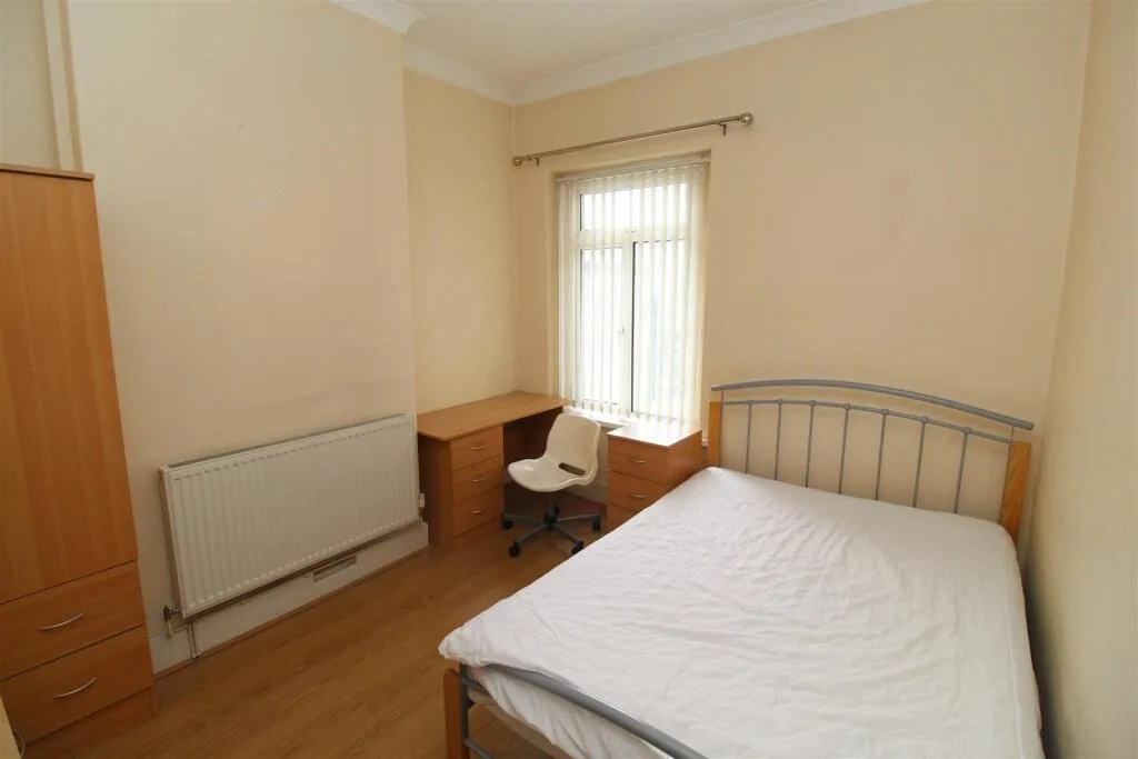 5 bedroom house for rent