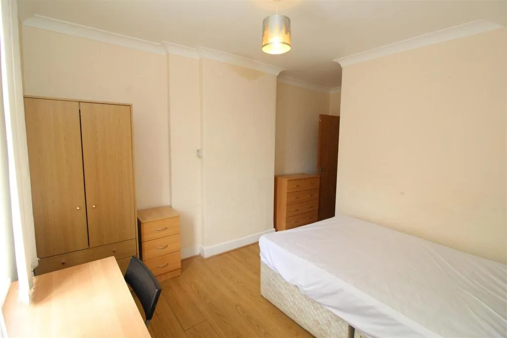 5 bedroom house for rent
