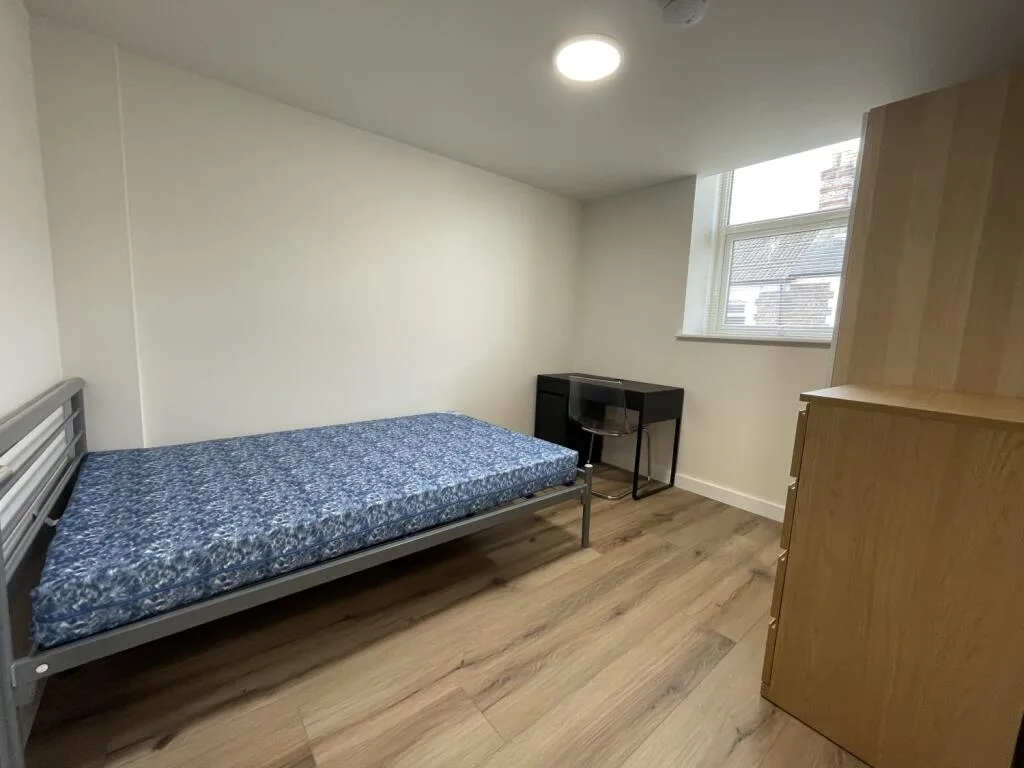 7 bedroom terraced house for rent