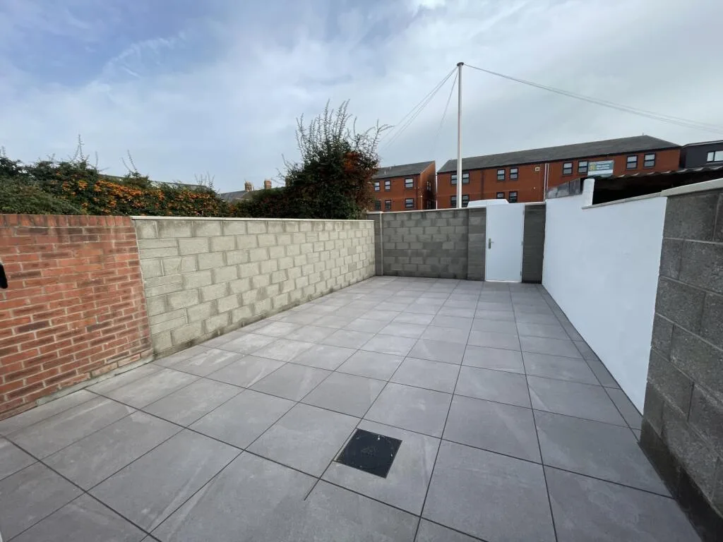 7 bedroom terraced house for rent