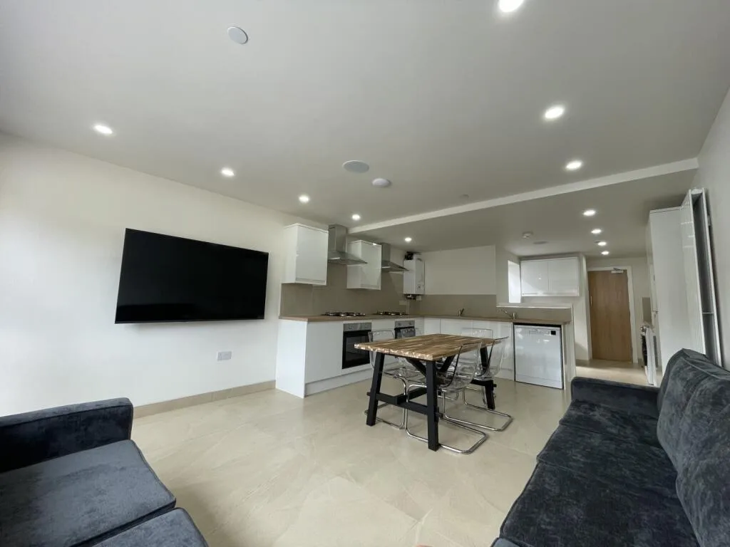 7 bedroom terraced house for rent