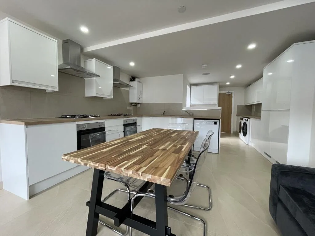 7 bedroom terraced house for rent