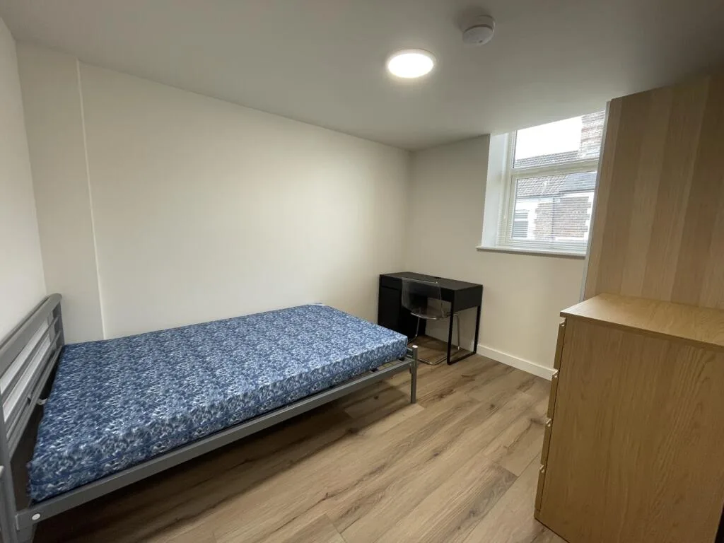 7 bedroom terraced house for rent