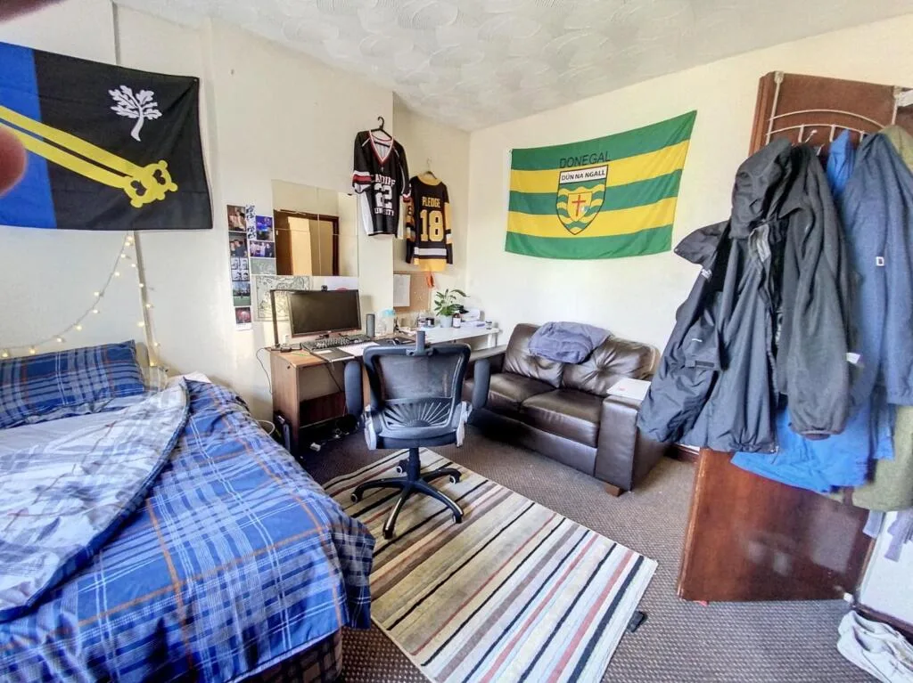 6 bedroom end of terrace house for rent