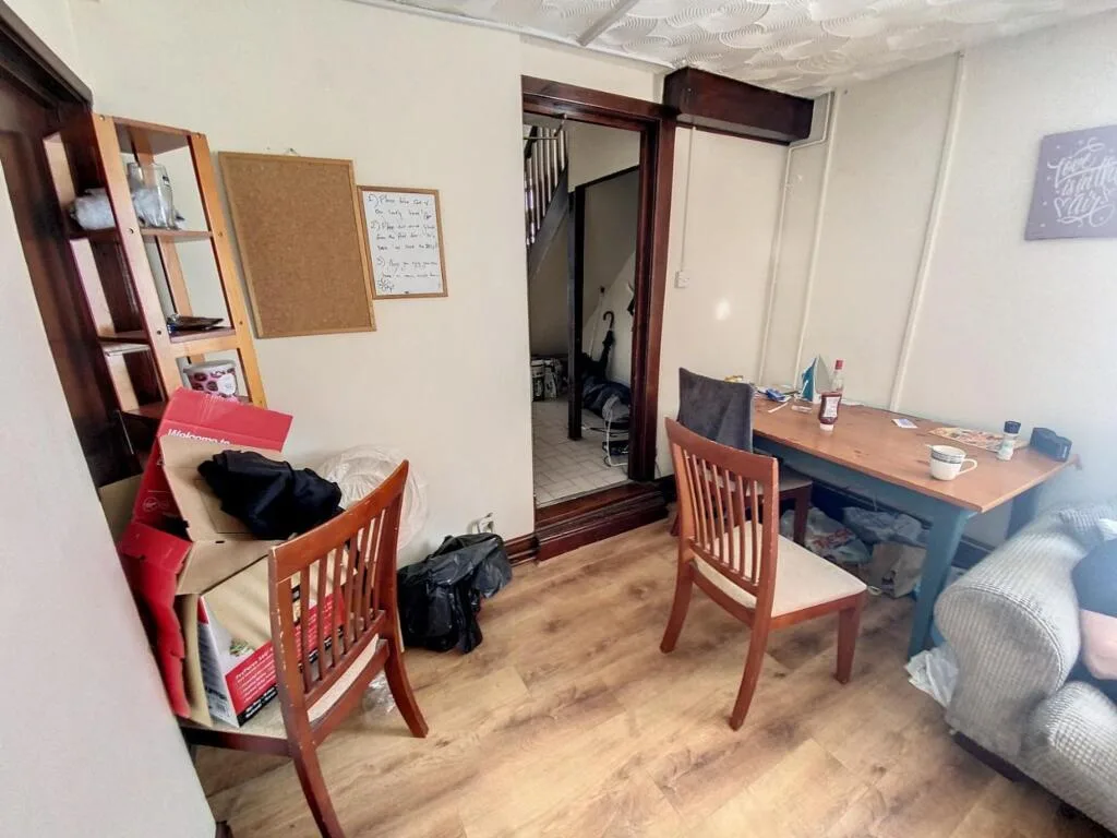 6 bedroom end of terrace house for rent