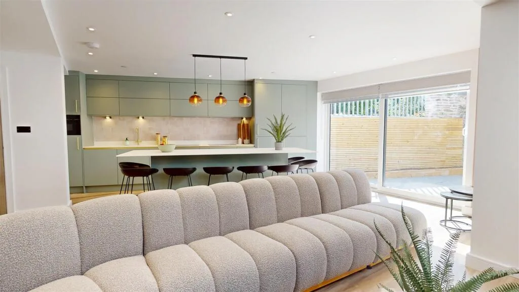 8 bedroom house for rent
