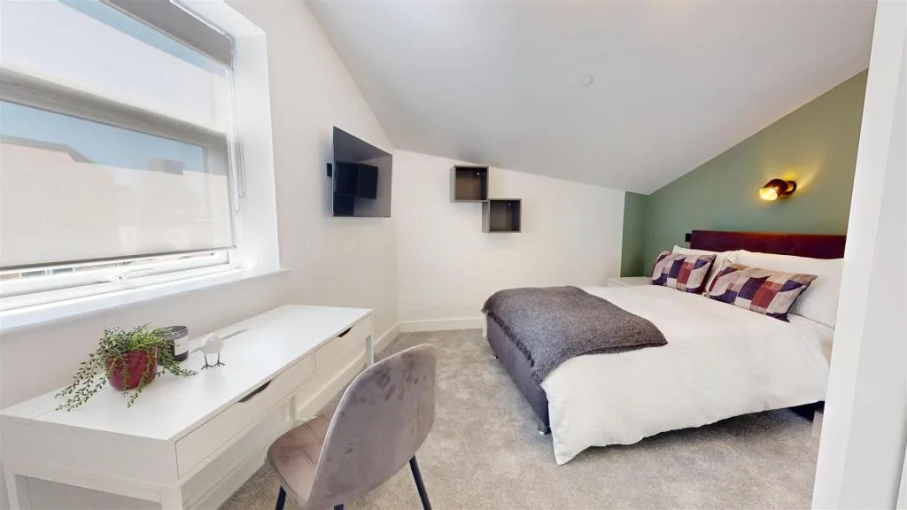 8 bedroom house for rent