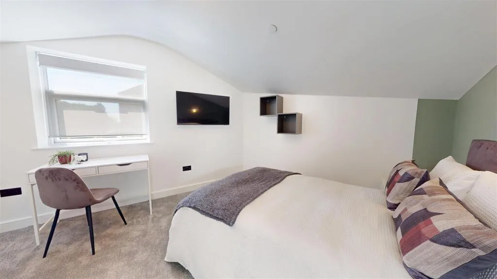 8 bedroom house for rent