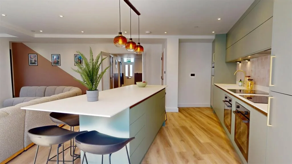 8 bedroom house for rent