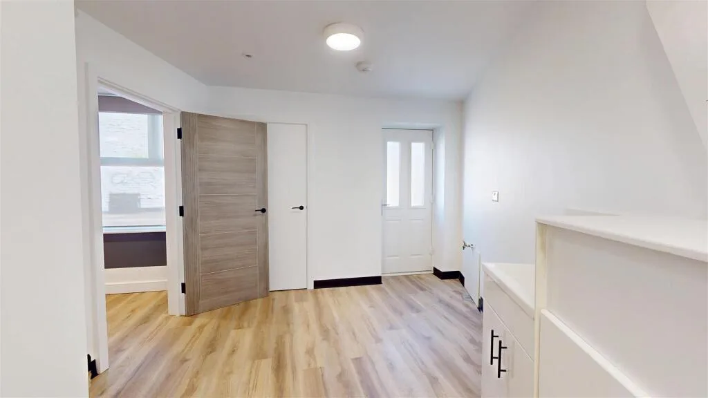 8 bedroom house for rent