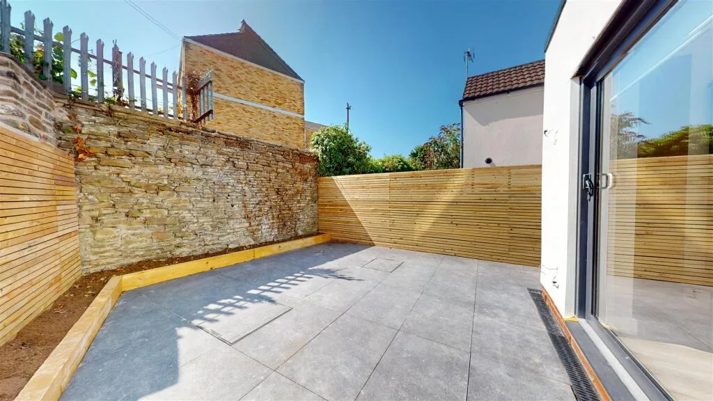 8 bedroom house for rent