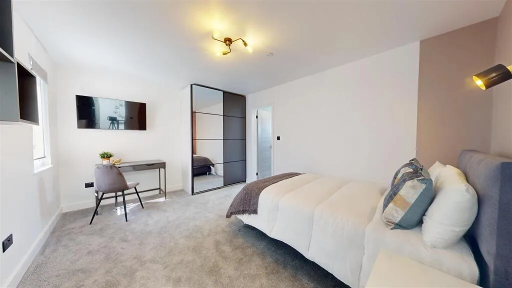 8 bedroom house for rent