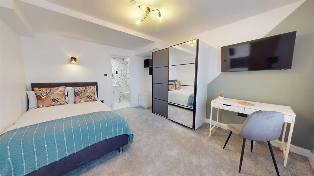 8 bedroom house for rent
