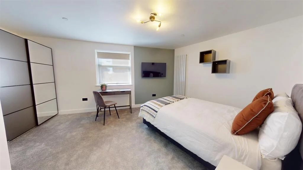8 bedroom house for rent