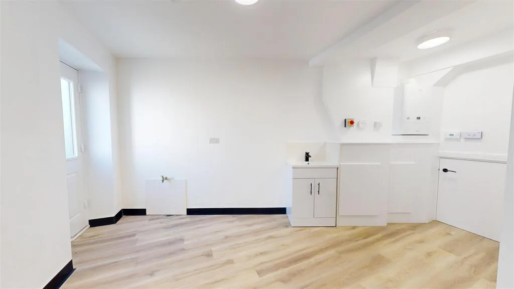 8 bedroom house for rent