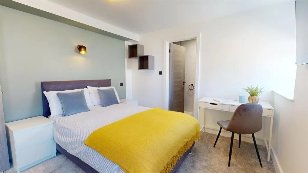 8 bedroom house for rent