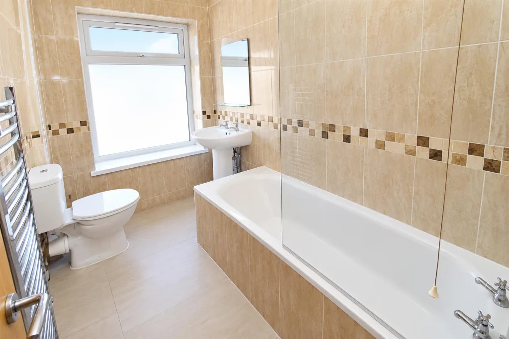 6 bedroom private hall for rent