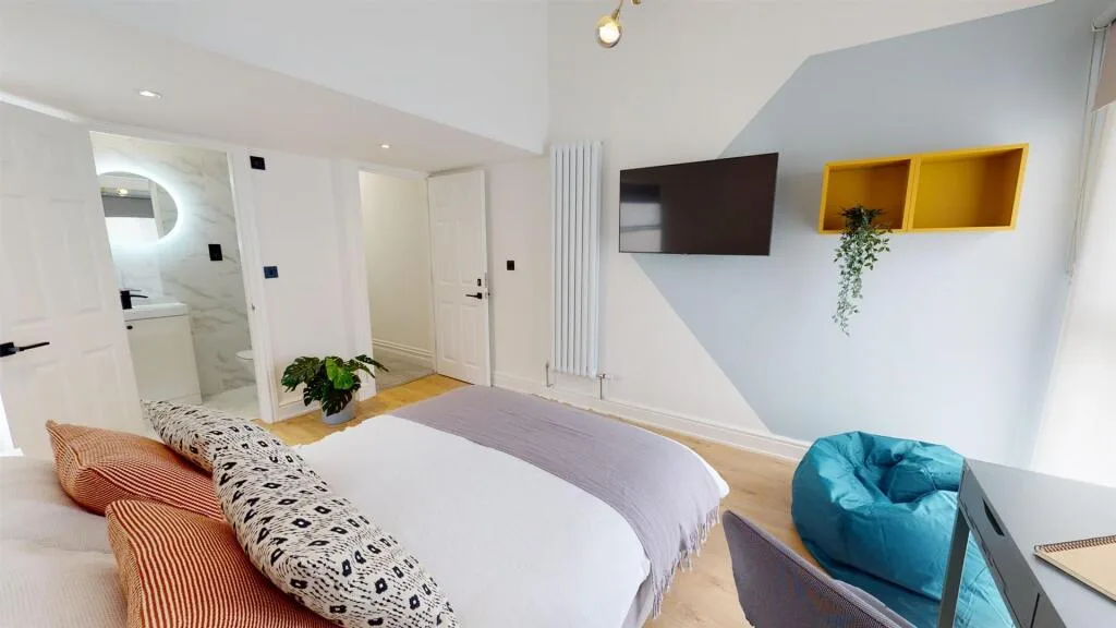 6 bedroom house for rent