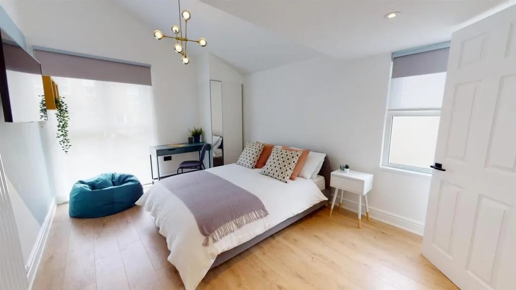 6 bedroom house for rent