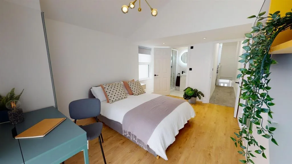 6 bedroom house for rent