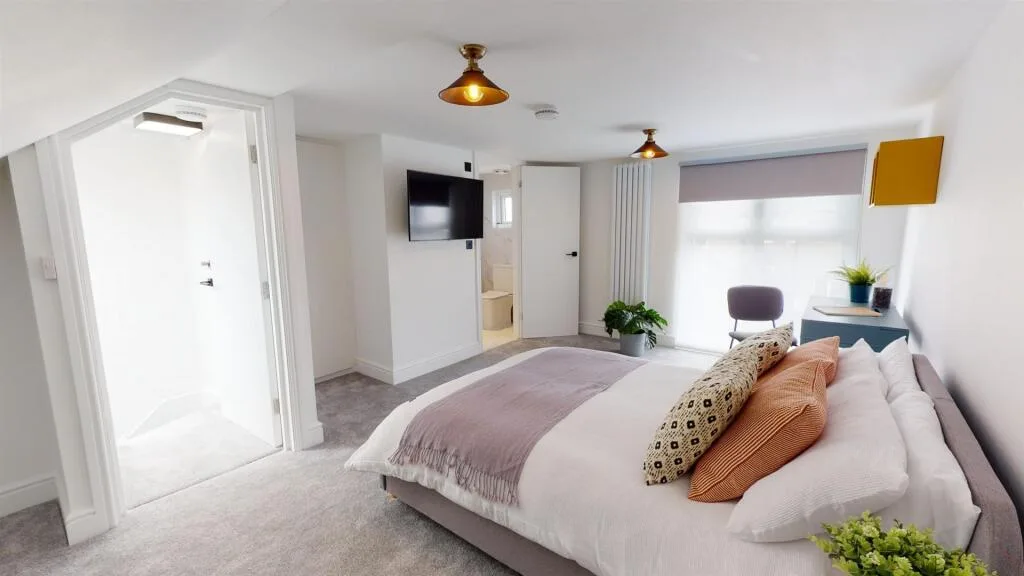6 bedroom house for rent