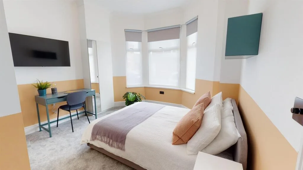 6 bedroom house for rent