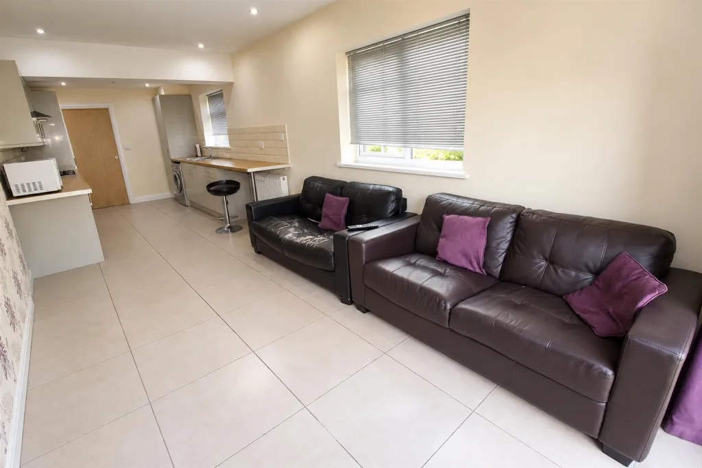 7 bedroom house for rent