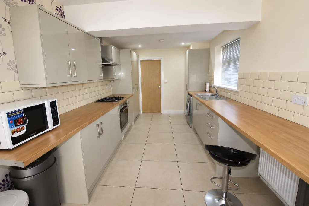 7 bedroom house for rent