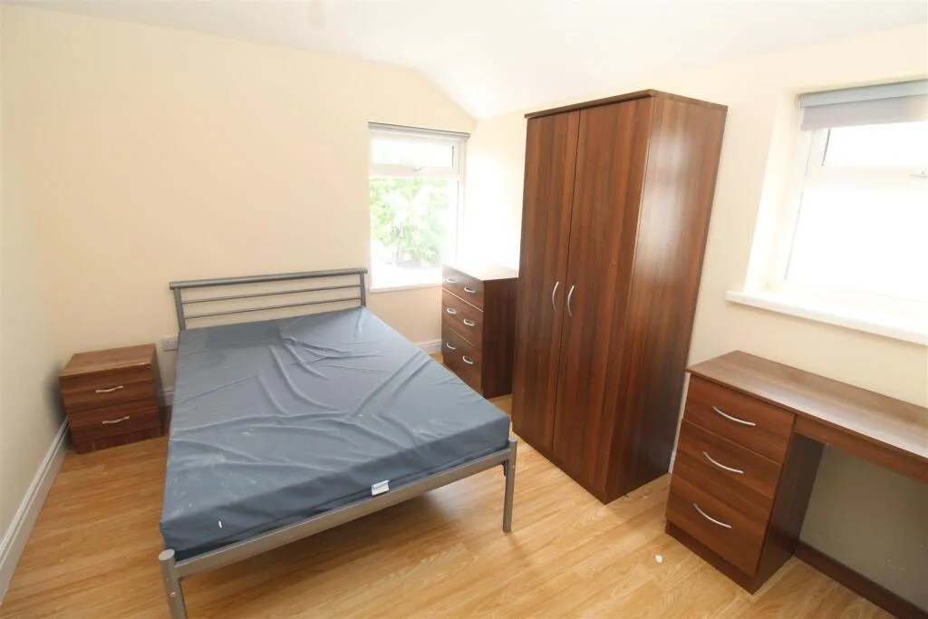 7 bedroom house for rent