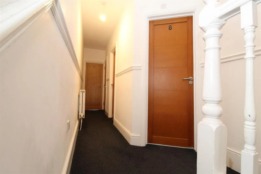 6 bedroom house for rent