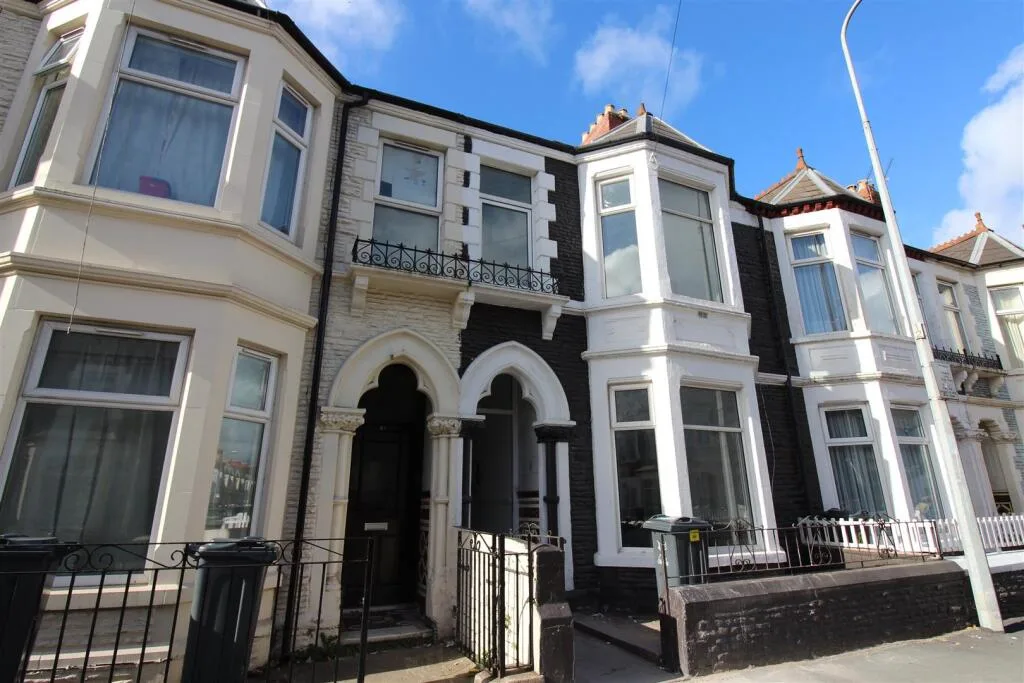 6 bedroom house for rent