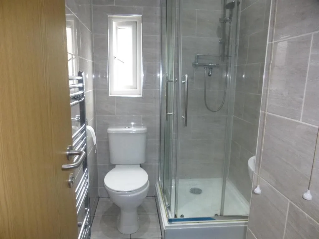 8 bedroom house for rent