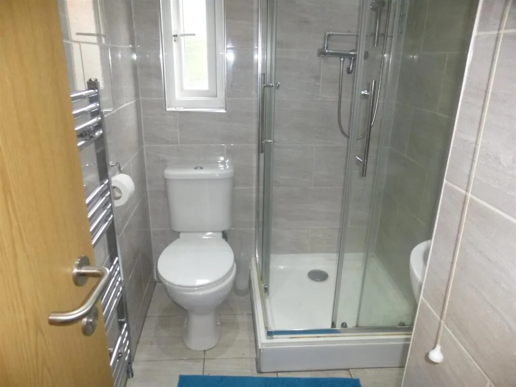 8 bedroom house for rent