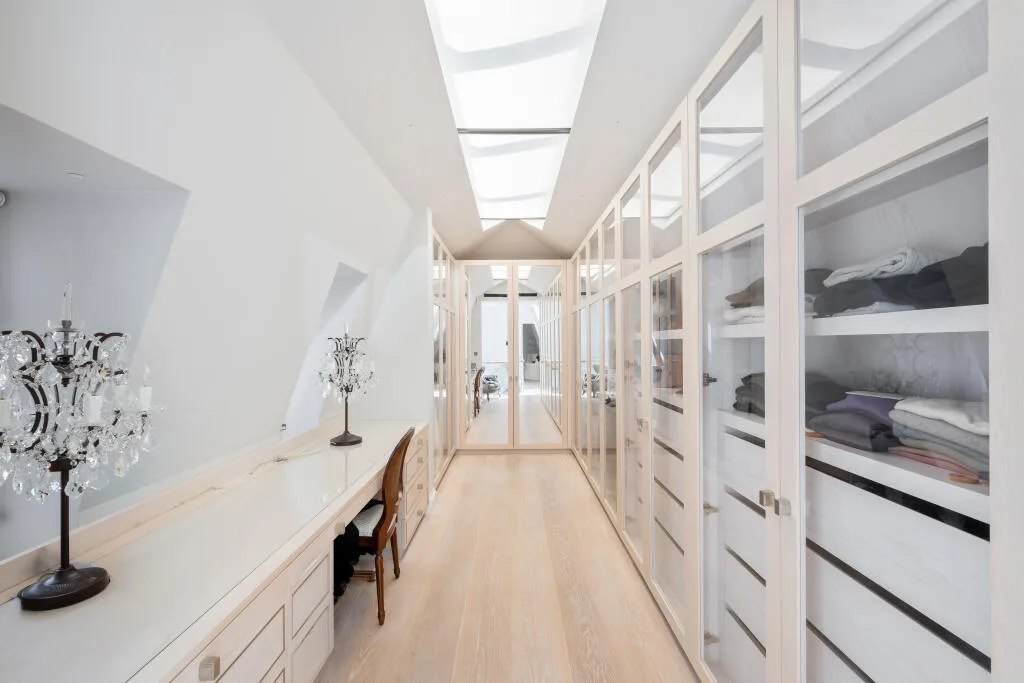 5 bedroom semi-detached house for rent