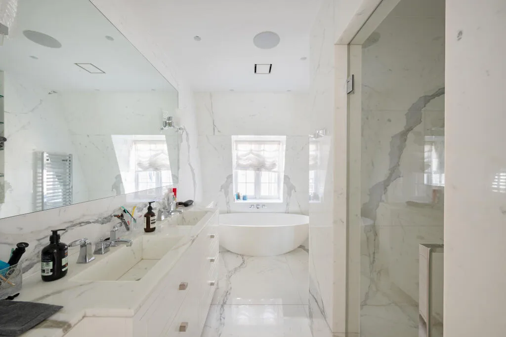 5 bedroom semi-detached house for rent