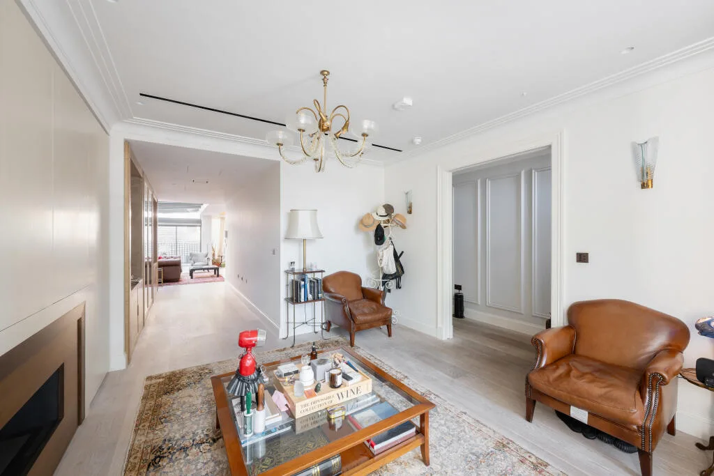 5 bedroom semi-detached house for rent
